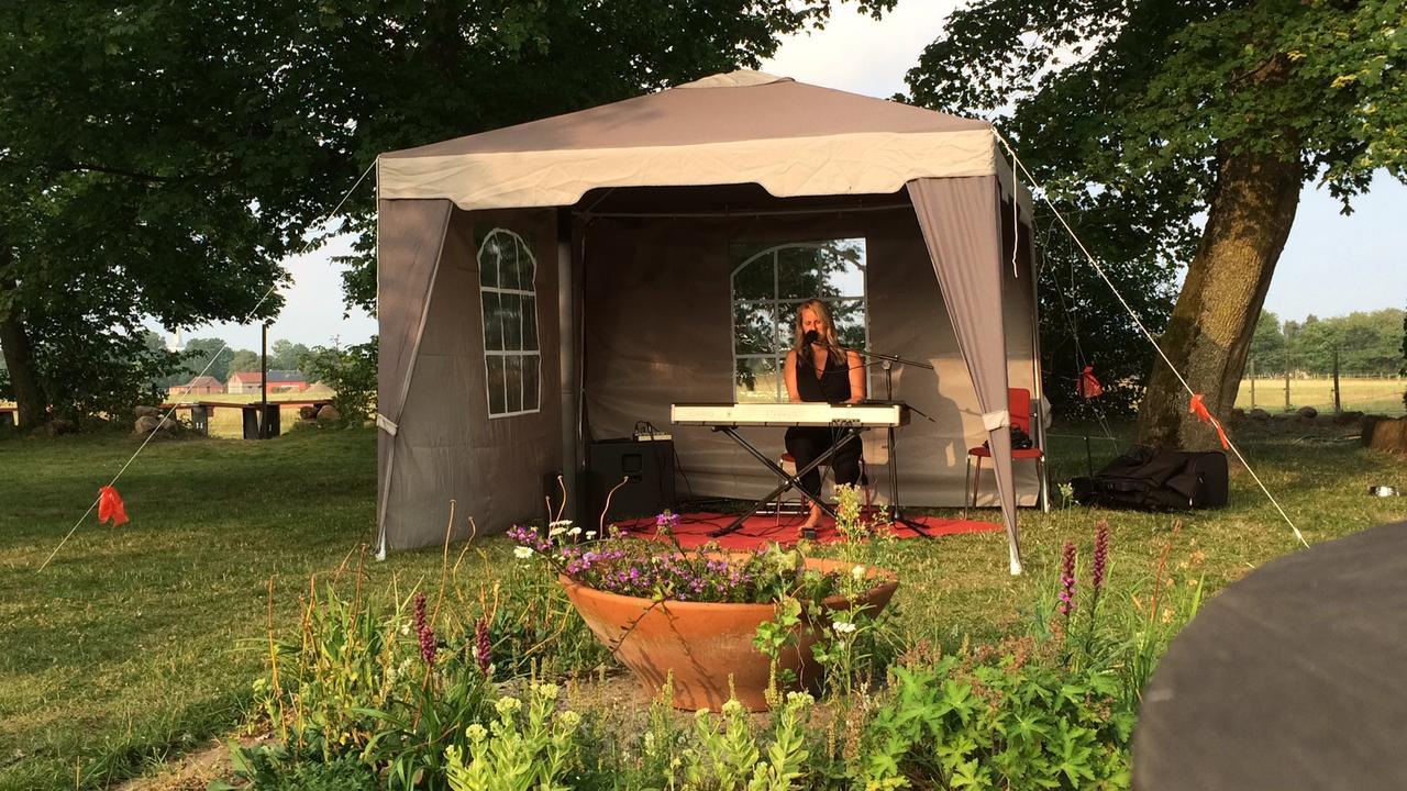 Tryde 1303 B&B Pa Oesterlen Tomelilla Kültér fotó