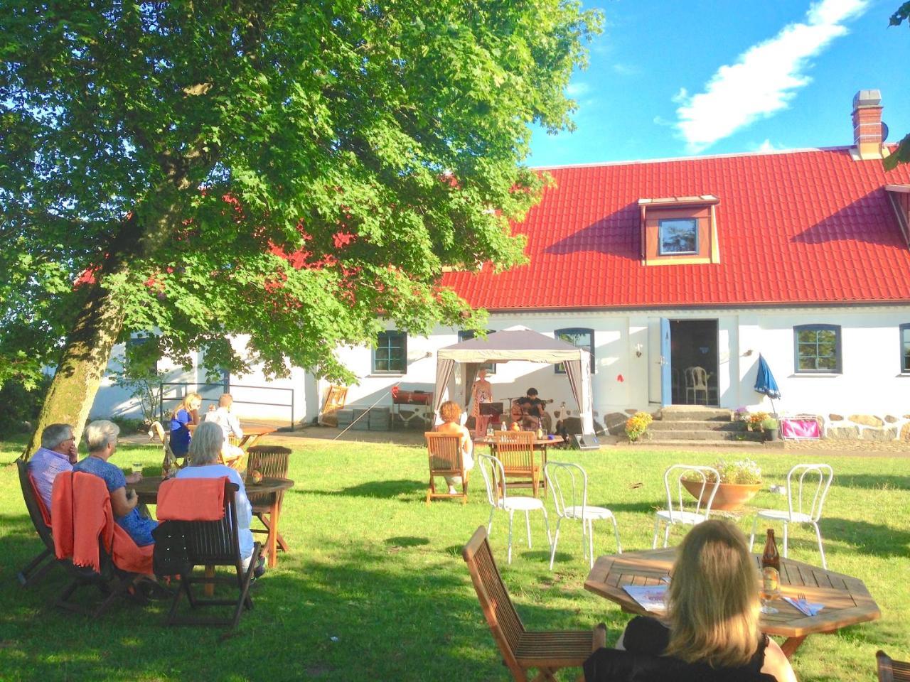 Tryde 1303 B&B Pa Oesterlen Tomelilla Kültér fotó