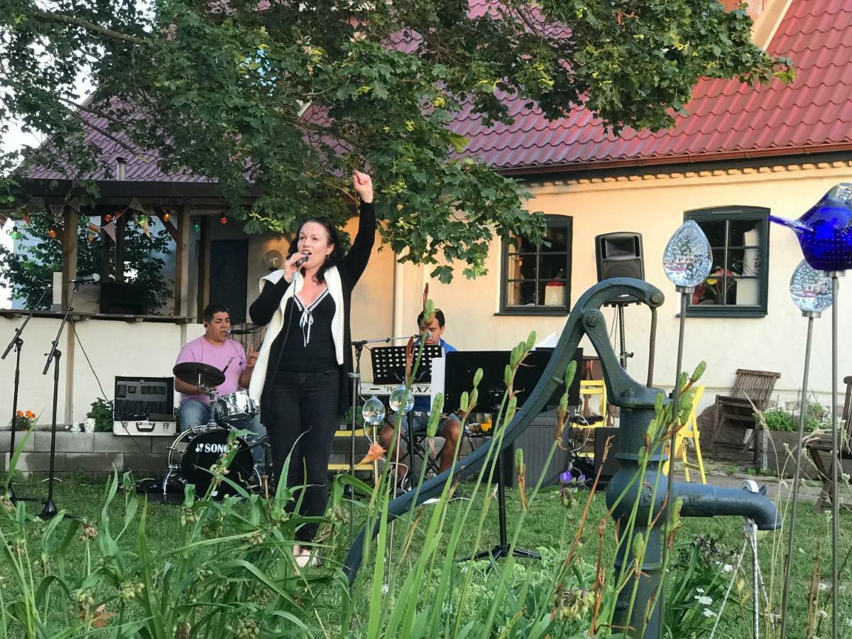 Tryde 1303 B&B Pa Oesterlen Tomelilla Kültér fotó